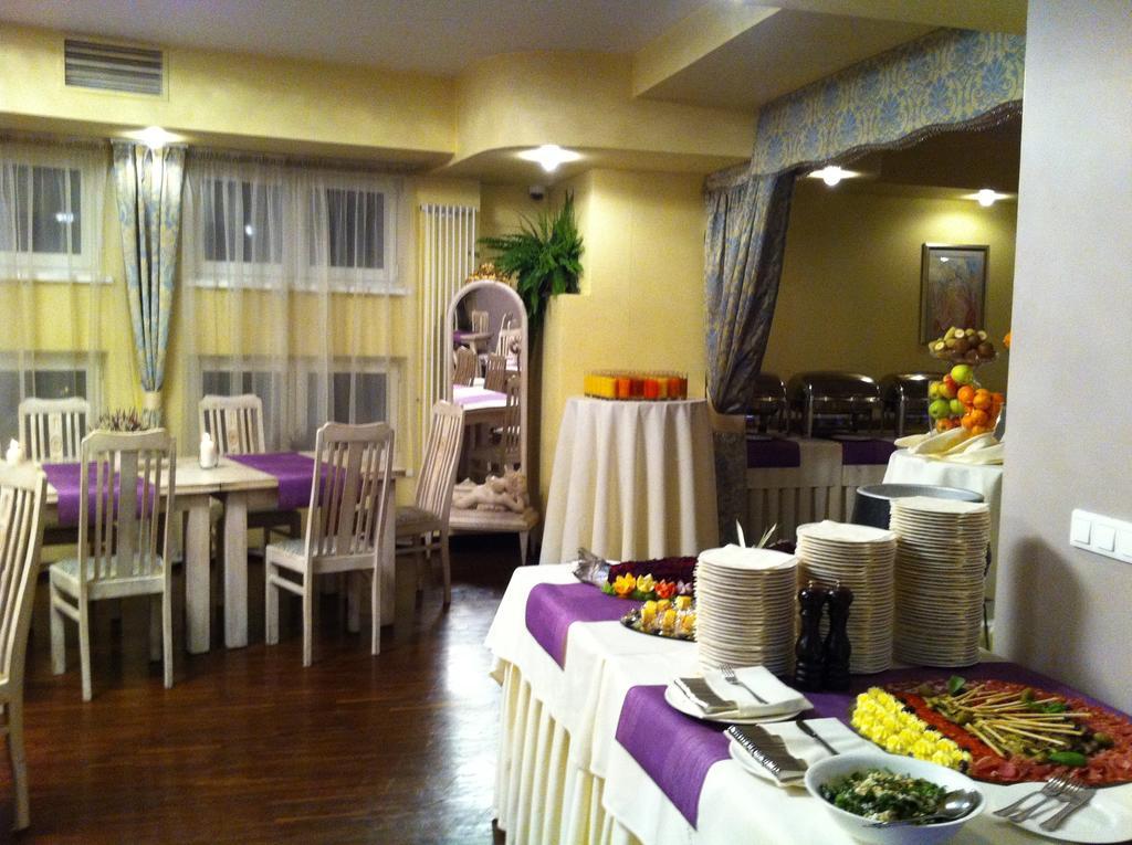 Via Appia Hotel Raszyn Bagian luar foto