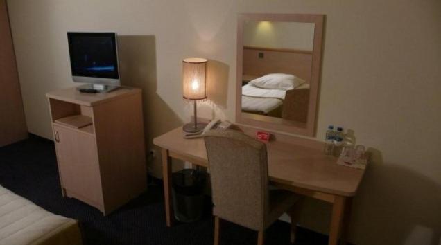 Via Appia Hotel Raszyn Bagian luar foto